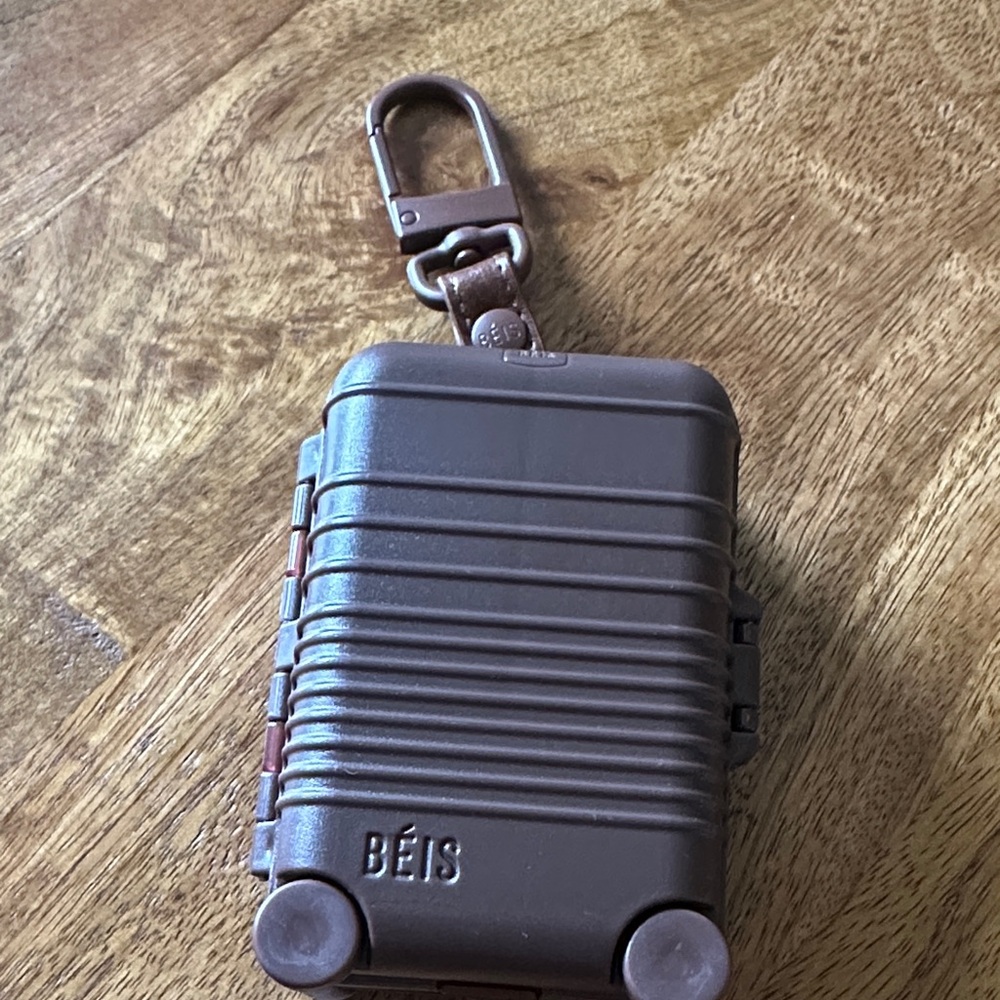 BÉIS Maple Micro Suitcase Charm